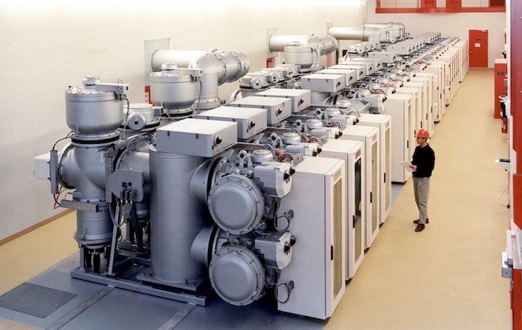 Gas insulated switchgear. Image used courtesy of Wikimedia.