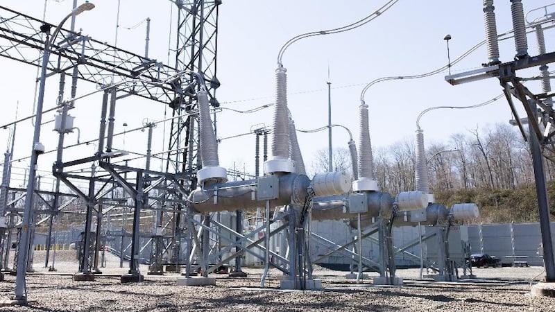 The world’s first SF₆-free 420 kV Dead Tank Circuit Breaker installed
in Connecticut, United States. Image used courtesy of Hitachi Energy.